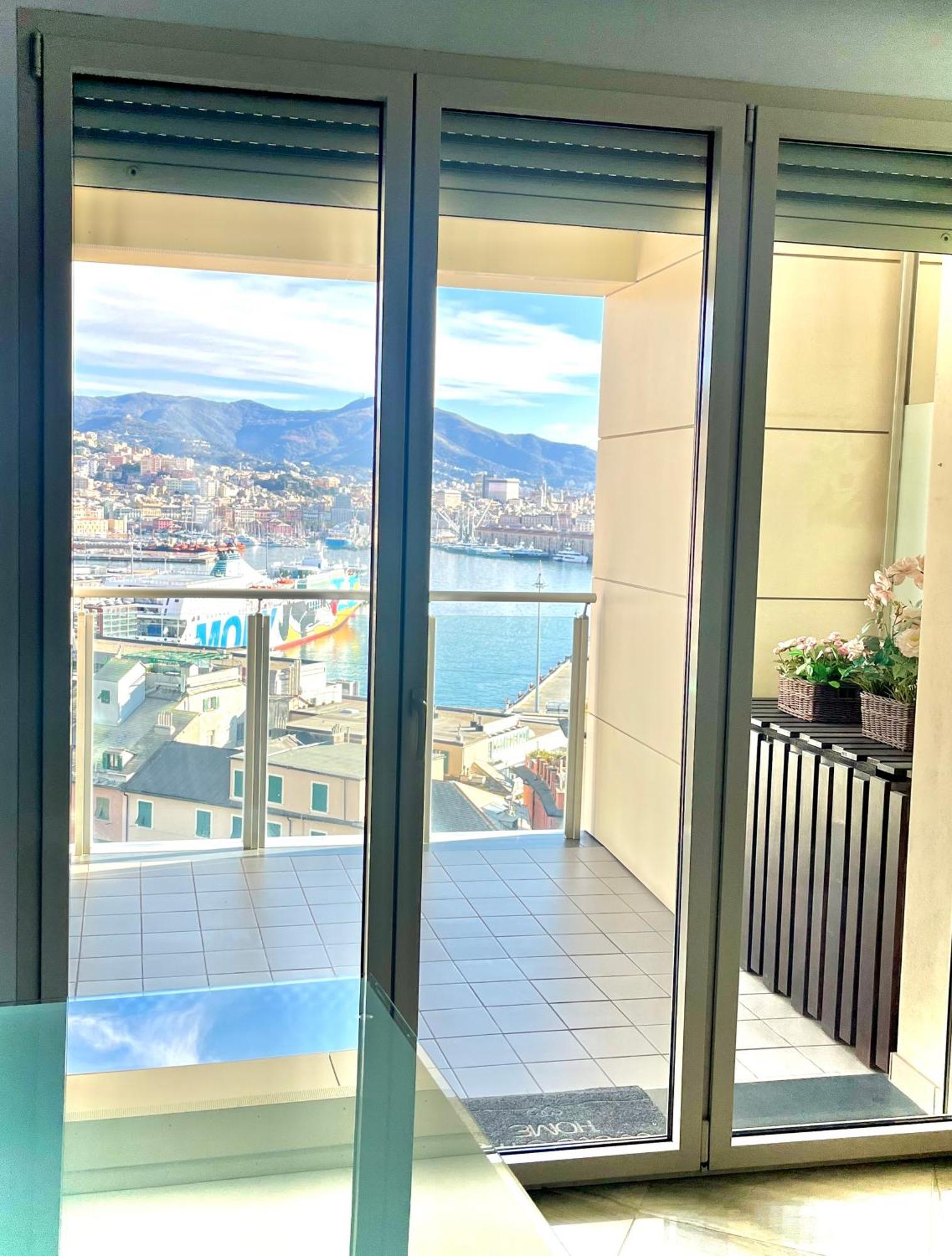 5 Stars Apart Sea View Genua Exterior foto